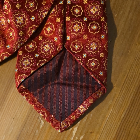Harry Rosen Red Patterned Men's Tie - Picture 4 of 8
